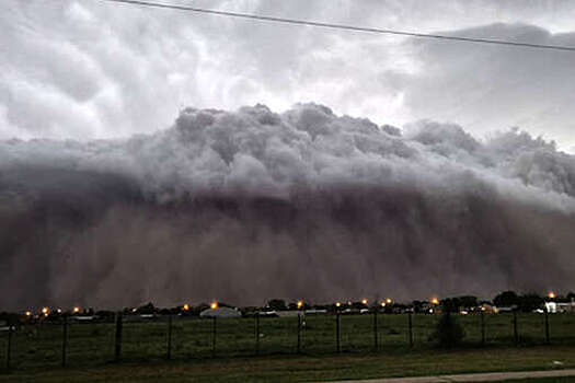 В Аргентине ввели оранжевый уровень опасности из-за шторма