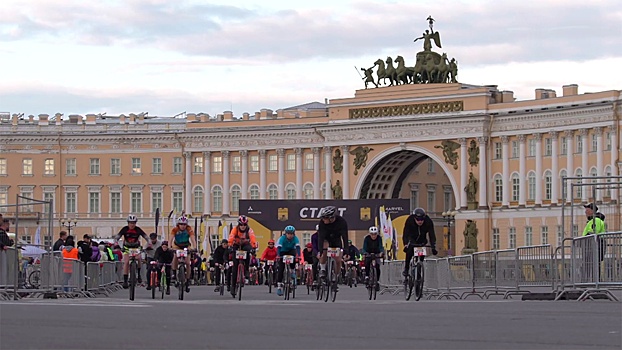 Бодрый старт лета: в Петербурге прошел первый ночной велозаезд «Лиги Героев»