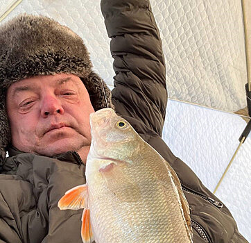 Саратовский министр отметил день рождения на зимней рыбалке из-за своего кота