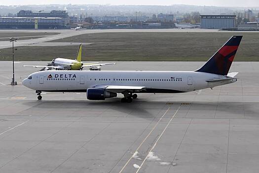 Десятки пассажиров срочно эвакуировали из самолетов в США из-за телефонных мошенников