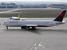 Десятки пассажиров срочно эвакуировали из самолетов в США из-за телефонных мошенников