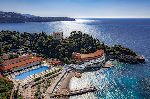 Отель Monte-Carlo Beach в Монако встречает летний сезон 2022