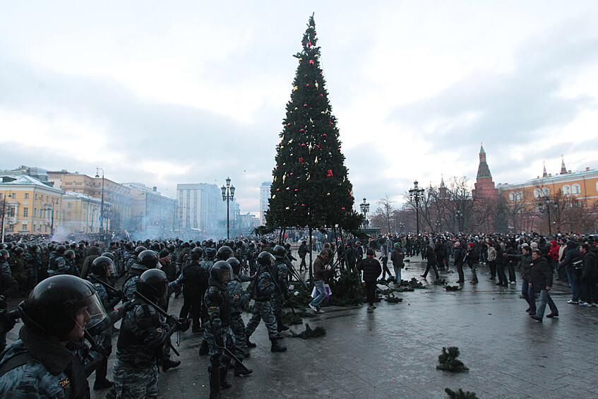 Акция в память об убитом фанате «Спартака» Егоре Свиридове на Манежной площади, 11 декабря 2010 года