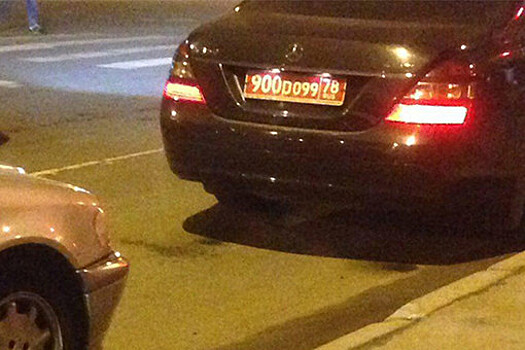 Пассажиры Mercedes консула Таджикистана устроили стрельбу в Петербурге