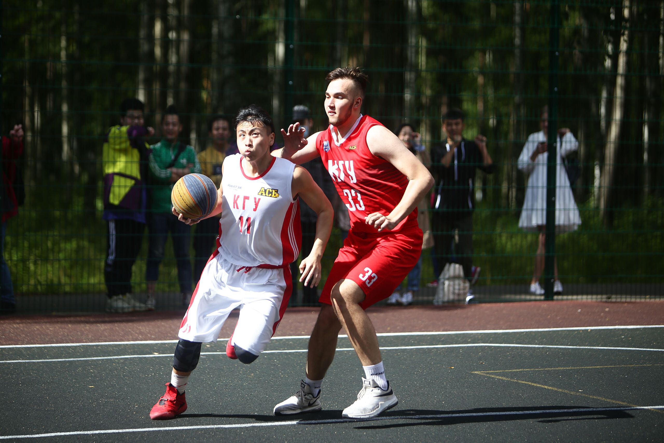 12 студенческих команд сразились за первенство в турнире по уличному баскетболу при поддержке «НОВАТЭК-Кострома»