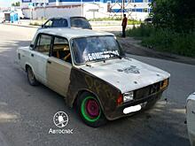 «Бомждрифт» приехал поддержать попавшие в ДТП «Жигули»