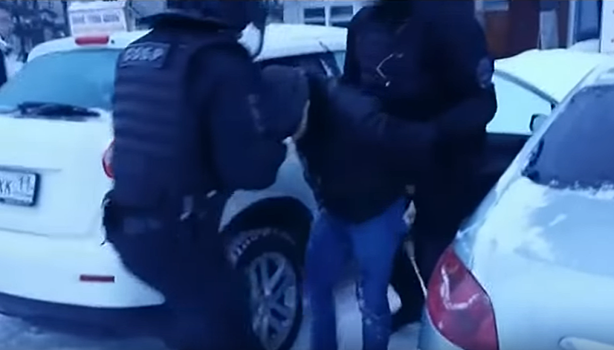 Видео задержания "авторитета" Пичуги в Коми