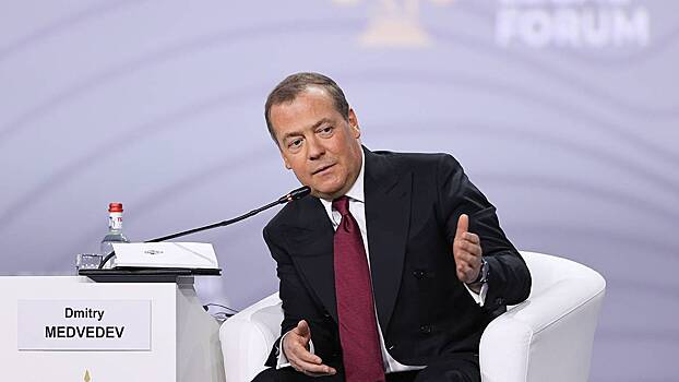 Медведев призвал остановить ВСУ и самим начать наступление