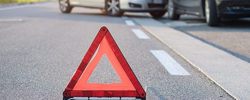 Небезопасная реформа: на юго-западе Петербурга произошло ДТП при участии общественного транспорта