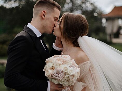 Сын Валерии Арсений Шульгин не позвал на свою свадьбу родного отца