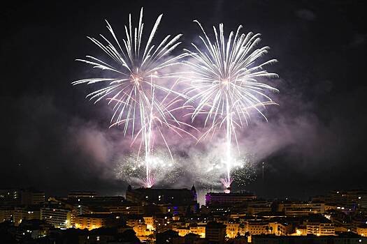 Во Франции в новогоднюю ночь сгорели 813 автомобилей