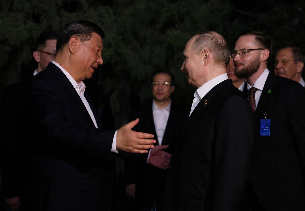Жест на встрече Путина и Си Цзиньпина испугал Вашингтон