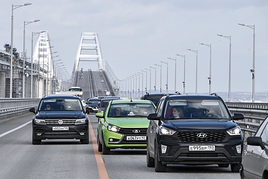 В ФКУ Упрдор "Тамань" прокомментировали пятикилометровую пробку, образовавшуюся у Крымского моста