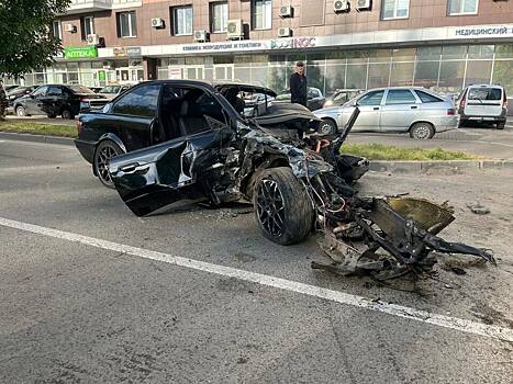 В Кирове, врезавшись в столб, погиб водитель БМВ