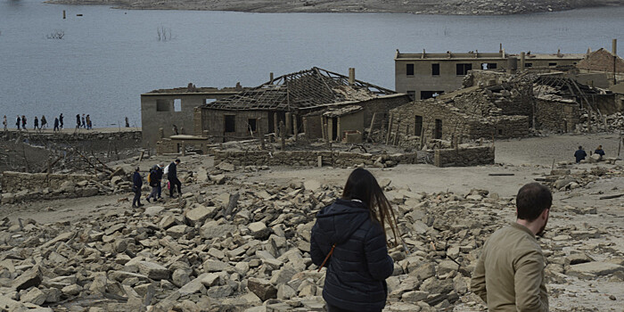 Из-за засухи испанцы вновь увидели затопленную деревню-«призрак»