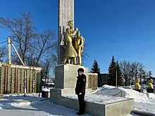 Полицейские посетили Аллею Героев в Шентале