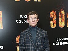 Массивный Land Cruiser Prado с красивым номером: кто встречал Никиту Кологривого из спецприемника