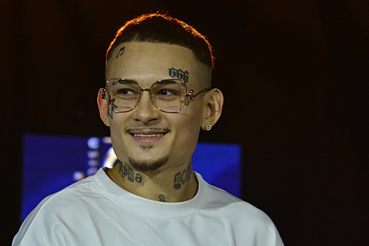 Моргенштерн* потребовал отобрать украинский флаг у зрителя на концерте в Испании