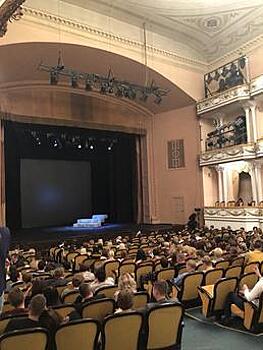 В Калининградском драмтеатре во время премьеры спектакля Гришковца “Предисловие” погас свет