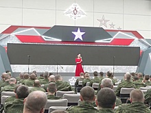 Андрей Мерзликин и ансамбль имени Александрова выступили перед мобилизованными в парке «Патриот»