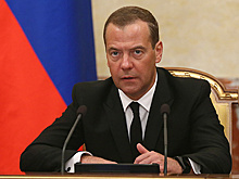 С.Собянин поздравил с днем рождения актера Ю.Каюрова