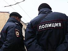 В Петербурге полицейские задержали дебошира с ножами