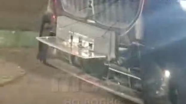 Жену депутата Смолянова обвинили в езде на BMW с откидными номерами