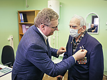 99-летний ветеран привился от коронавируса в Балашихе