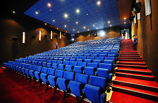 Российские кинотеатры, возможно, откроются 15 июля. Насколько это выгодно?