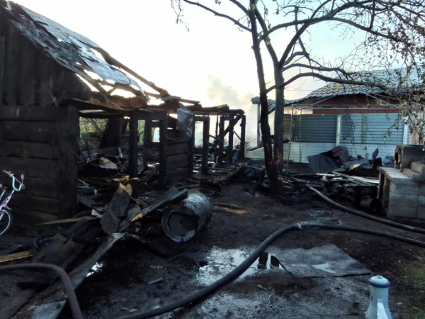 В ночь на 2 мая в Самарской области тушили пожар на 80 «квадратах»