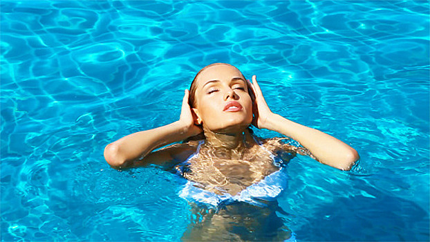 Чем для женщин могут быть опасны занятия плаванием