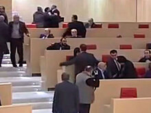 Депутаты в Грузии подрались во время обсуждения итогов выборов: видео