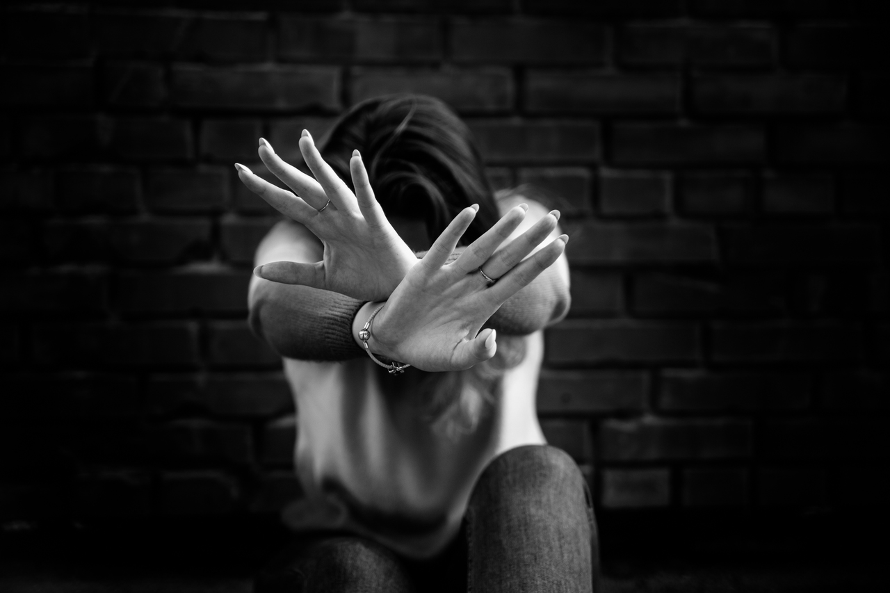 Обвиняемые в изнасиловании девушки в Приморье лишились статуса легальных мигрантов