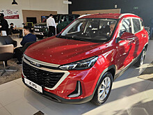 Склады российских автодилеров переполняются китайскими машинами