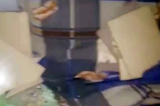 Потолочная плитка рухнула на роженицу и младенца в роддоме Каменска-Шахтинского