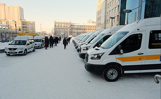 Новые автомобили выделили социальным службам Новосибирской области