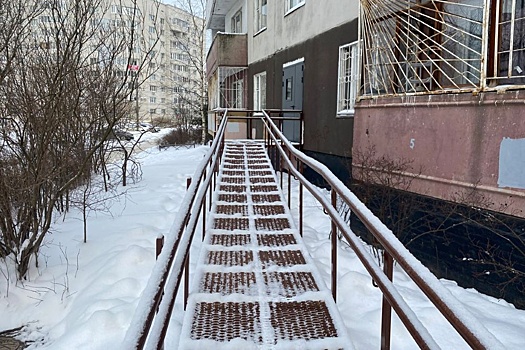 Жительница Ярославля пять лет ждала установку пандуса в доме