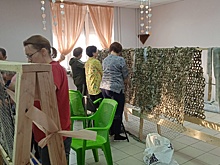 В Завьялово волонтеры плетут маскировочные сети для зоны СВО