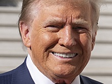 Назван соратник Трампа, которого он таинственно перестал упоминать