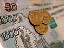 Ввести почасовую оплату труда вместо МРОТ предложили в Госдуме