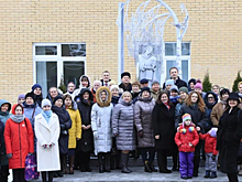 На территории Красногорского родильного дома открыли памятник Маме