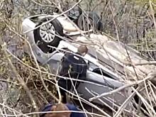 В Кирове автомобиль такси с пассажирами опрокинулся в пруд