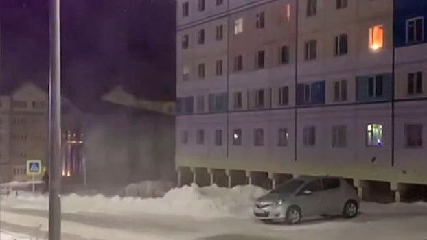 Пурга, заморозки и ледяные дороги: на регионы России обрушилась непогода