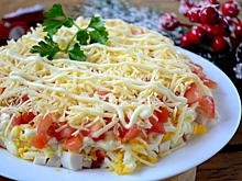 Новогодний рецепт: Салат с крабовыми палочками