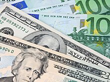 Финансист заявил, что экспортеры РФ продают валюту перед налоговым периодом
