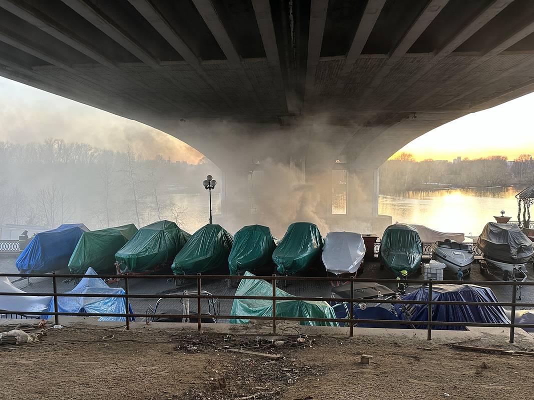 Появились подробности о пожаре в яхт-клубе у элитного ЖК в Москве