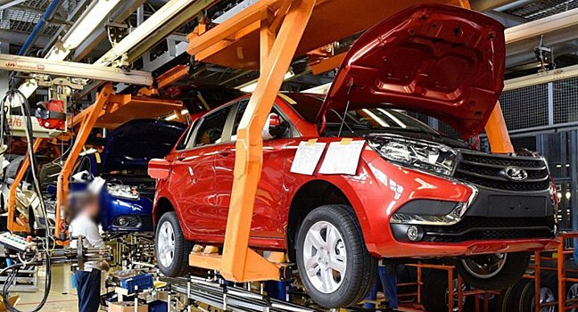 Концерн АвтоВАЗ возобновил сборку популярных легковых автомобилей с 27 сентября