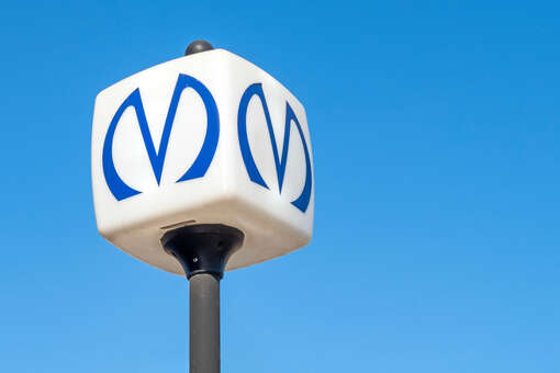 В Петербурге задержали граффитиста, разрисовавшего иероглифами вагоны метро