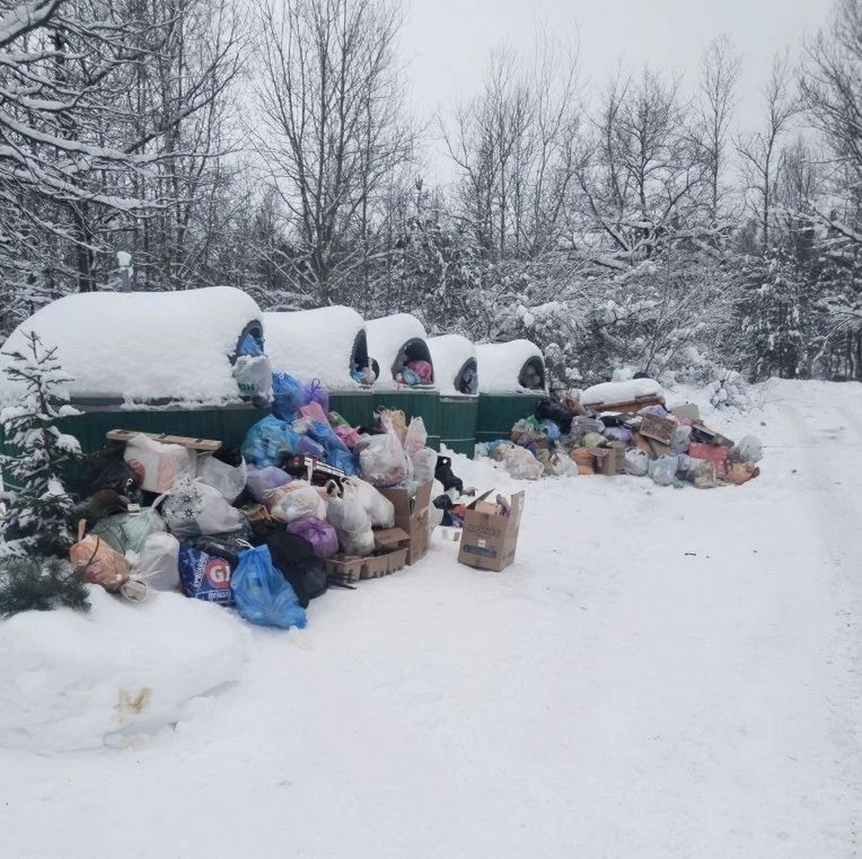 Завершение уборки контейнерных площадок откладывается