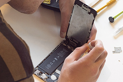 Тайны мастеров ремонта iPhone. Как они работают по вызову